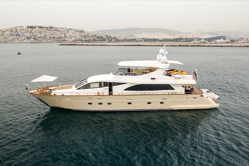 star link luxury yacht near Greece